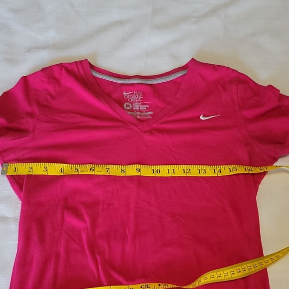 Nike embroidered logo pink v neck size medium - Picture 3 of 7